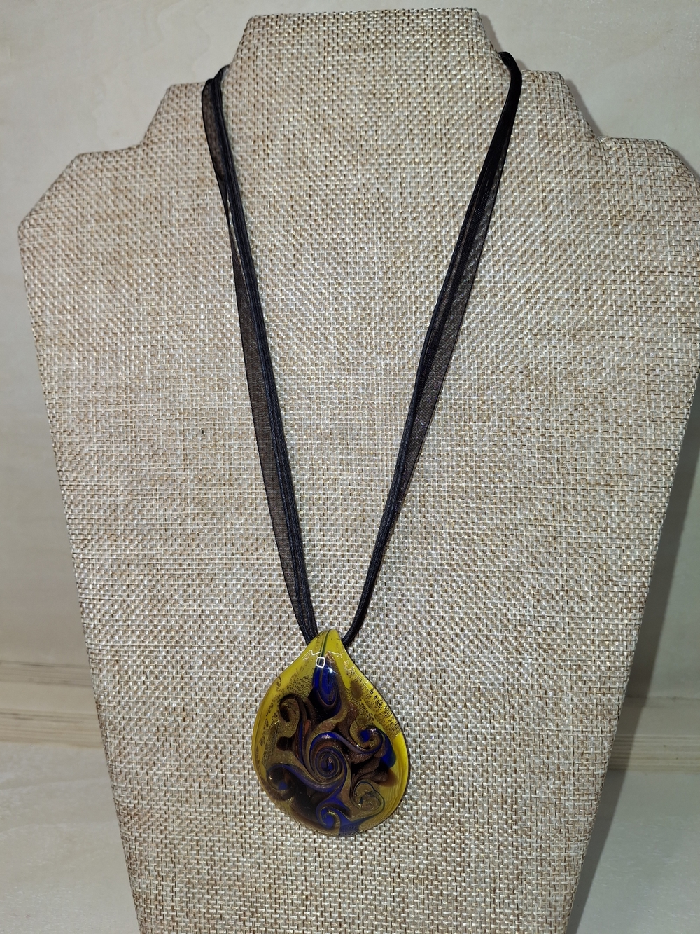 Murano-style Glass Pendant Necklace in Yellow & Blue